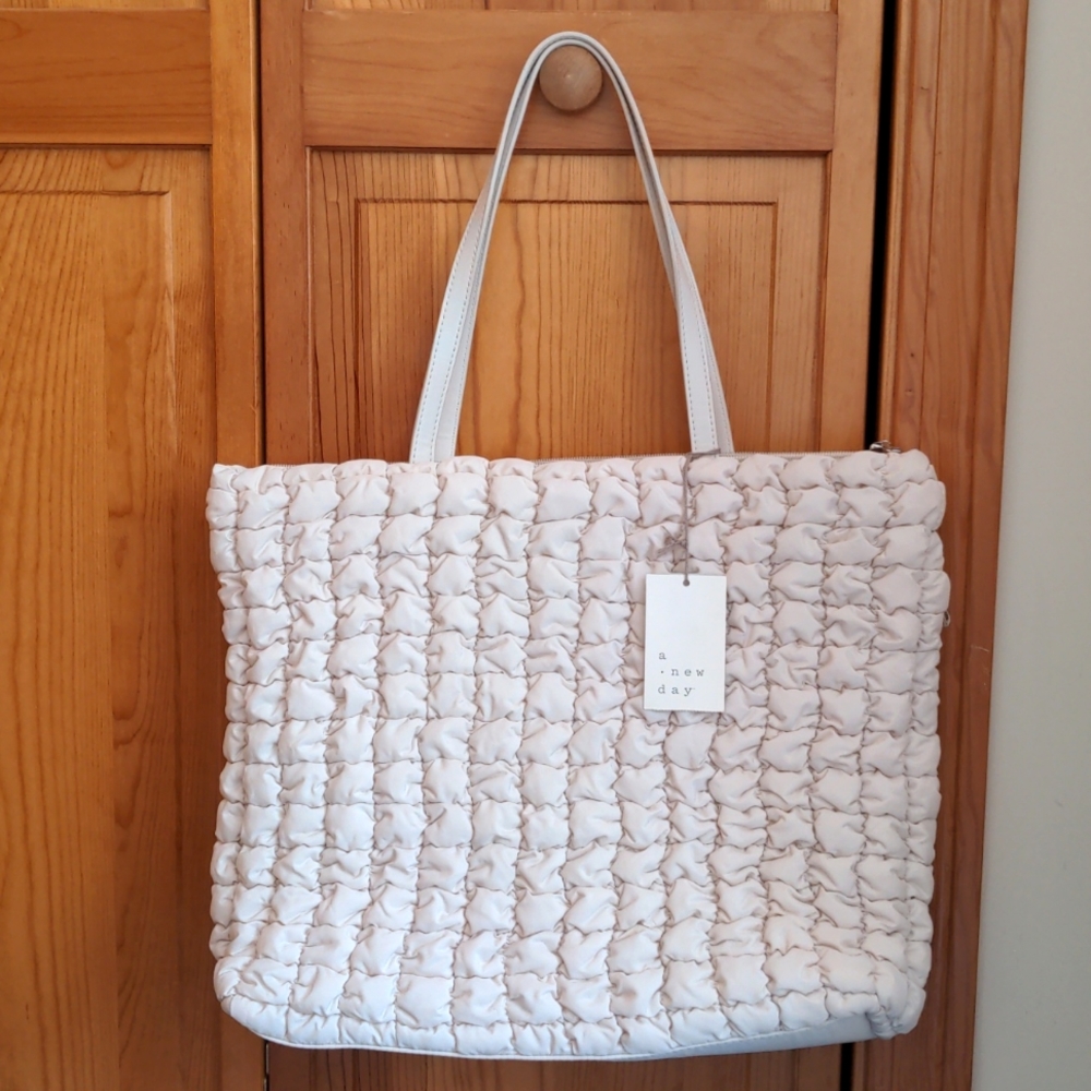 NWT oversize bag / 15" padded laptop bag w/ outer phone pocket